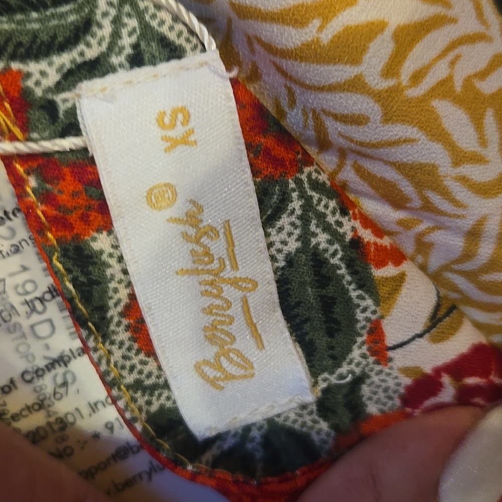 New Berrylush Floral Patchwork Crop Top - Picture 10 of 13